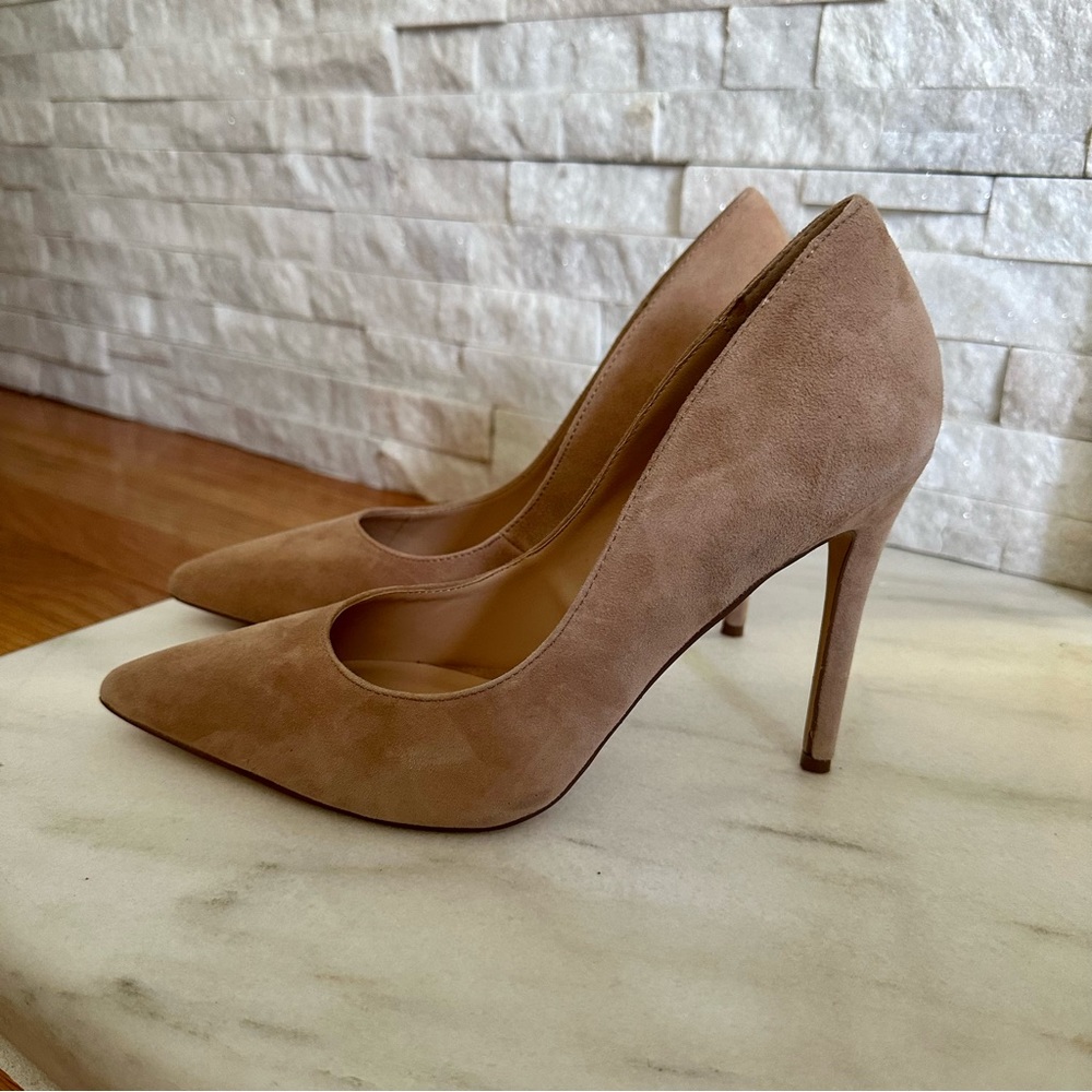 NWOT Steve Madden Tan Suede Heels